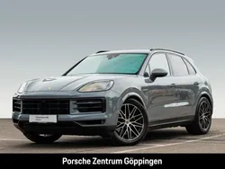 Grau Gebraucht 2024 Porsche Cayenne SUV | 101.880 €