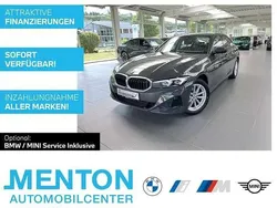 Grau Gebraucht 2024 BMW 318 Shadowline Limousine | 32.490 € (Guter Preis)
