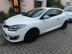 Weiß Gebraucht 2015 Renault Mégane Coupé Coupé | 8.000 €