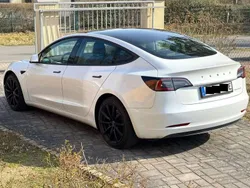 Weiß Gebraucht 2019 Tesla Model 3 Limousine | 21.900 € (Teuer)