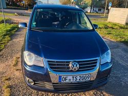 Blau Gebraucht 2008 VW Touran Highline Van / Kleinbus | 5.000 € (Etwas zu teuer)