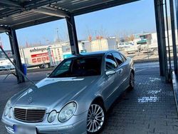 Grau Gebraucht 2004 Mercedes E200 Avantgarde Limousine | 4.000 € (Fairer Preis)