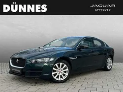 British racing green Gebraucht 2015 Jaguar XE Pure Limousine | 15.450 € (Fairer Preis)