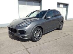 Meteorgraumetallic Gebraucht 2017 Porsche Cayenne S SUV | 47.990 € (Teuer)