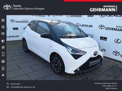 Weiß Gebraucht 2021 Toyota Aygo Kleinwagen | 11.790 € (Fairer Preis)