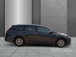 Diverse metallic Gebraucht 2022 Kia Ceed Sportswagon Kombi | 16.890 € (Fairer Preis)
