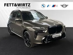 Manhattan metallic Gebraucht 2024 BMW X7 M Sport SUV | 100.900 € (Superpreis)