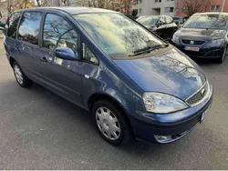 Blau Gebraucht 2005 Ford Galaxy Van / Kleinbus | 7.000 €