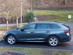 Grau Gebraucht 2021 Skoda Octavia First Edition Kombi | 20.200 € (Fairer Preis)