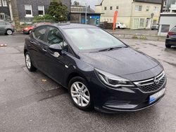 Schwarz Gebraucht 2016 Opel Astra Edition Limousine | 9.200 € (Fairer Preis)