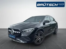 Kosmosschwarz lack metallic Gebraucht 2021 Mercedes GLA220 Progressive SUV | 33.980 € (Guter Preis)