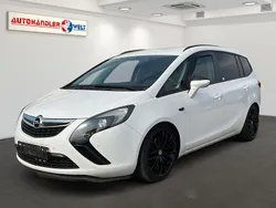 Weiß Gebraucht 2012 Opel Zafira Tourer Selection Van / Kleinbus | 4.499 € (Superpreis)
