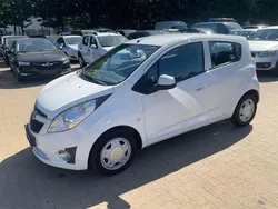 Weiß Gebraucht 2012 Chevrolet Spark LS Kleinwagen | 2.499 € (Fairer Preis)