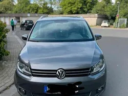 Braun Gebraucht 2013 VW Touran Van / Kleinbus | 8.000 € (Fairer Preis)