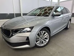 Silber matallic 8e8e Neu 2025 Skoda Octavia Selection Kombi | 31.850 € (Guter Preis)