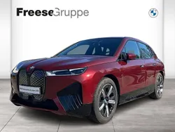 Rot Gebraucht 2022 BMW iX Sport Line SUV | 45.990 € (Guter Preis)