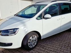 Weiß Gebraucht 2017 VW Sharan Comfortline Van / Kleinbus | 21.990 € (Fairer Preis)