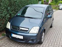 Blau Gebraucht 2010 Opel Meriva Edition Van / Kleinbus | 2.200 € (Fairer Preis)
