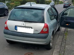 Gebraucht 2002 Renault Clio II Kleinwagen | 500 €
