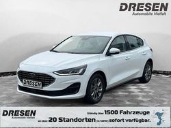 Weiss Gebraucht 2023 Ford Focus Titanium Limousine | 23.590 € (Fairer Preis)