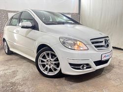 Weiß Gebraucht 2010 Mercedes B180 Van / Kleinbus | 5.971 € (Fairer Preis)