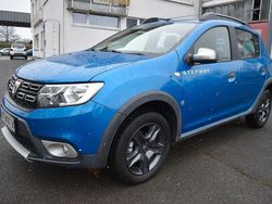 Blau Gebraucht 2017 Dacia Sandero Celebration SUV | 9.900 € (Fairer Preis)