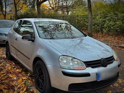 Silber Gebraucht 2004 VW Golf V Kleinwagen | 1.500 € (Etwas zu teuer)