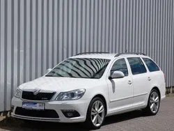 Weiß Gebraucht 2012 Skoda Octavia RS Kombi | 10.900 € (Etwas zu teuer)