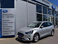 Silber Gebraucht 2020 Ford Focus Cool & Connect Kombi | 13.990 € (Guter Preis)