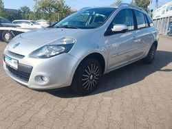 Silber Gebraucht 2010 Renault Clio II Dynamique Limousine | 7.999 € (Teuer)