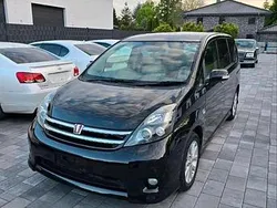 Schwarz Gebraucht 2010 Toyota Isis Van / Kleinbus | 10.500 €