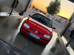 Rot Gebraucht 1999 VW Golf IV Kleinwagen | 2.200 € (Teuer)