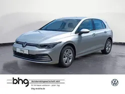Silber Gebraucht 2024 VW Golf VIII Life Limousine | 21.660 € (Guter Preis)