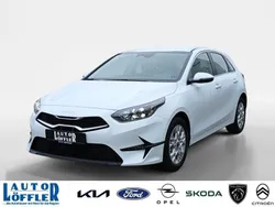 Weiß Neu 2025 Kia Ceed 4 Limousine | 25.907 € (Superpreis)