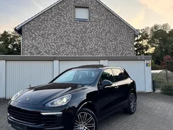 Schwarz Gebraucht 2015 Porsche Cayenne GTS SUV | 29.499 €