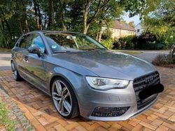 Grau Gebraucht 2015 Audi A3 Sportback Ambition Limousine | 11.000 € (Guter Preis)