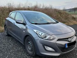 Grau Gebraucht 2014 Hyundai i30 Kleinwagen | 7.500 €