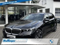 Black sapphire metallic Gebraucht 2024 BMW 540 M Sport Kombi | 58.800 € (Superpreis)