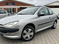 Silber Gebraucht 2001 Peugeot 206 Kleinwagen | 2.590 € (Teuer)