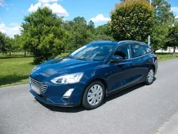 Blau Gebraucht 2018 Ford Focus Kombi | 12.390 €
