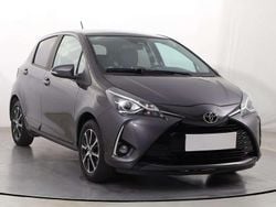 Grey metallic Gebraucht 2019 Toyota Yaris Club Limousine | 13.490 € (Fairer Preis)