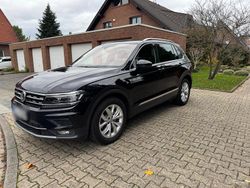 Schwarz Gebraucht 2018 VW Tiguan Highline SUV | 21.200 € (Fairer Preis)