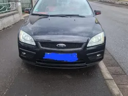 Schwarz Gebraucht 2006 Ford Focus Limousine | 2.200 € (Fairer Preis)