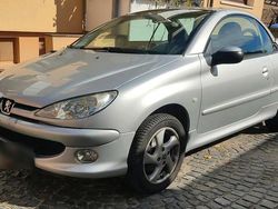 Silber Gebraucht 2004 Peugeot 206 CC Cabrio | 3.000 € (Teuer)