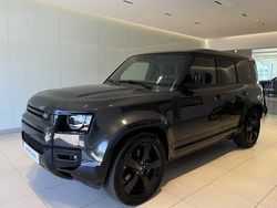 Grau Gebraucht 2024 Land Rover Defender Black Edition SUV | 116.490 € (Teuer)
