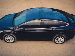 Solid black Gebraucht 2020 Tesla Model X Performance SUV | 69.000 €