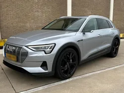 Grau Gebraucht 2019 Audi e-tron Advanced SUV | 25.995 € (Superpreis)