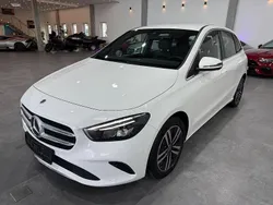 Weiß Gebraucht 2022 Mercedes B250e Van / Kleinbus | 27.800 € (Fairer Preis)