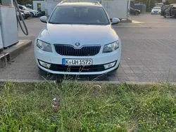 Weiß Gebraucht 2016 Skoda Octavia Kombi | 7.100 € (Guter Preis)