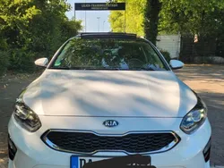Weiß Gebraucht 2018 Kia Ceed Platinum Edition Limousine | 15.800 € (Fairer Preis)
